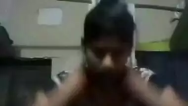 Sexy Indian Girl Showing Her Boobs To Bf