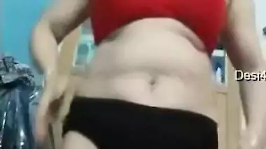 Desi MILF distracted from daily duties by XXX friend asking for XXX show