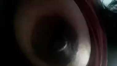 Desi slut thinks her XXX tits are too sexy not to be exposed worldwide