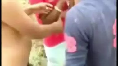 Naked village teen caught outdoor together with lover in Desi mms clip