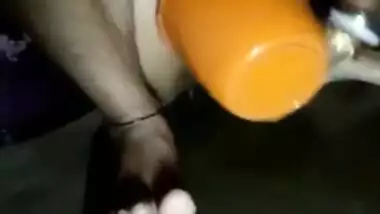 Mayanmar sexy wife hot pee