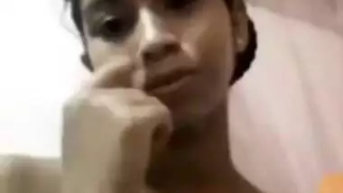 Attractive Desi girl gets naked cause Lankan XXX subscribers want boobs