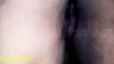 Desi aunty showing pussy