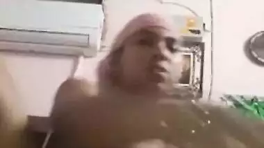 Indian Bhabhi fingering pussy on selfie cam