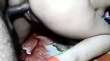 Horny XXX girl gives pussy to Desi fucker in doggystyle pose on camera